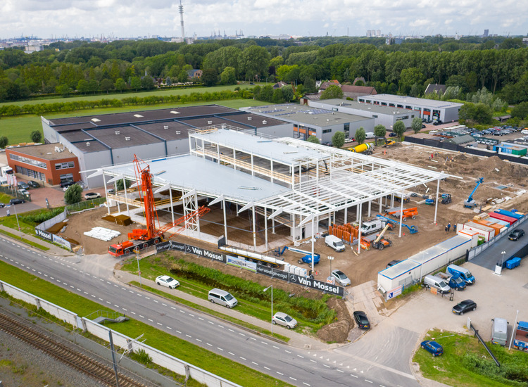 Van Mossel Automotive | Mercedes-Benz en autoschadeherstelbedrijf 